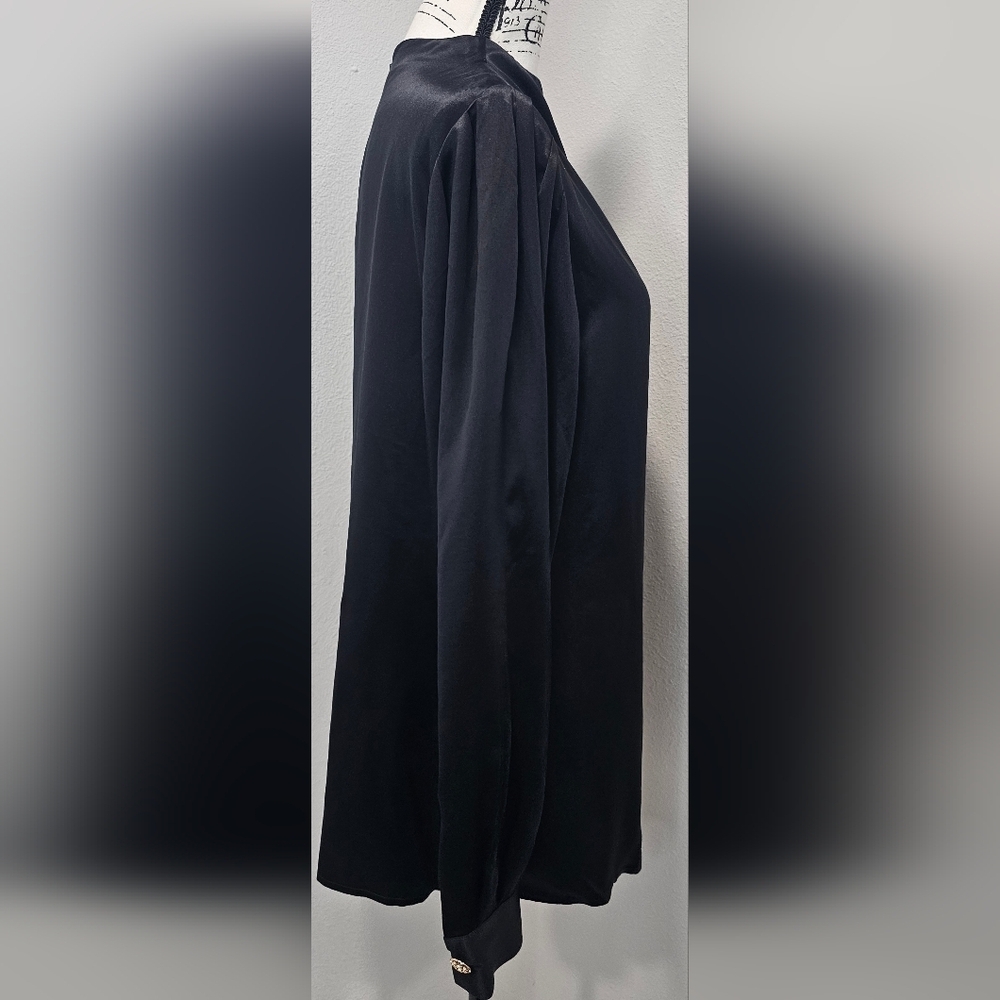 Daisysilk Women's Mock Neck Black Silk Blouse Gold Button Accent SZ Large NWOT - Picture 4 of 12